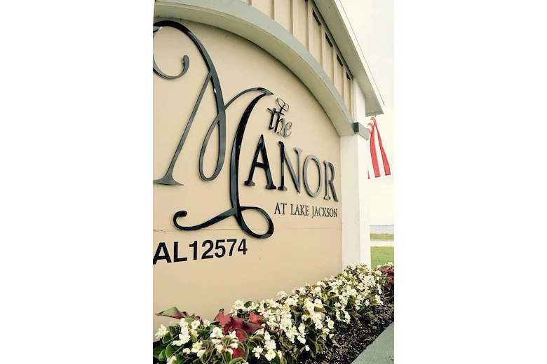 Image of The Manor at Lake Jackson (2)