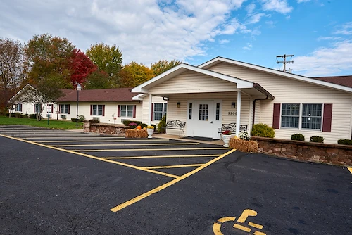 Image of Country Club Rehabilitation Campus at Newton Falls (1)
