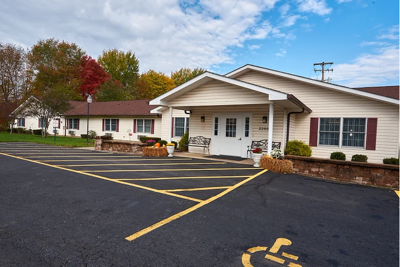 Image of Country Club Rehabilitation Campus at Newton Falls (1)