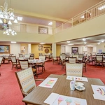 Image of Holiday Golden Oaks (3)