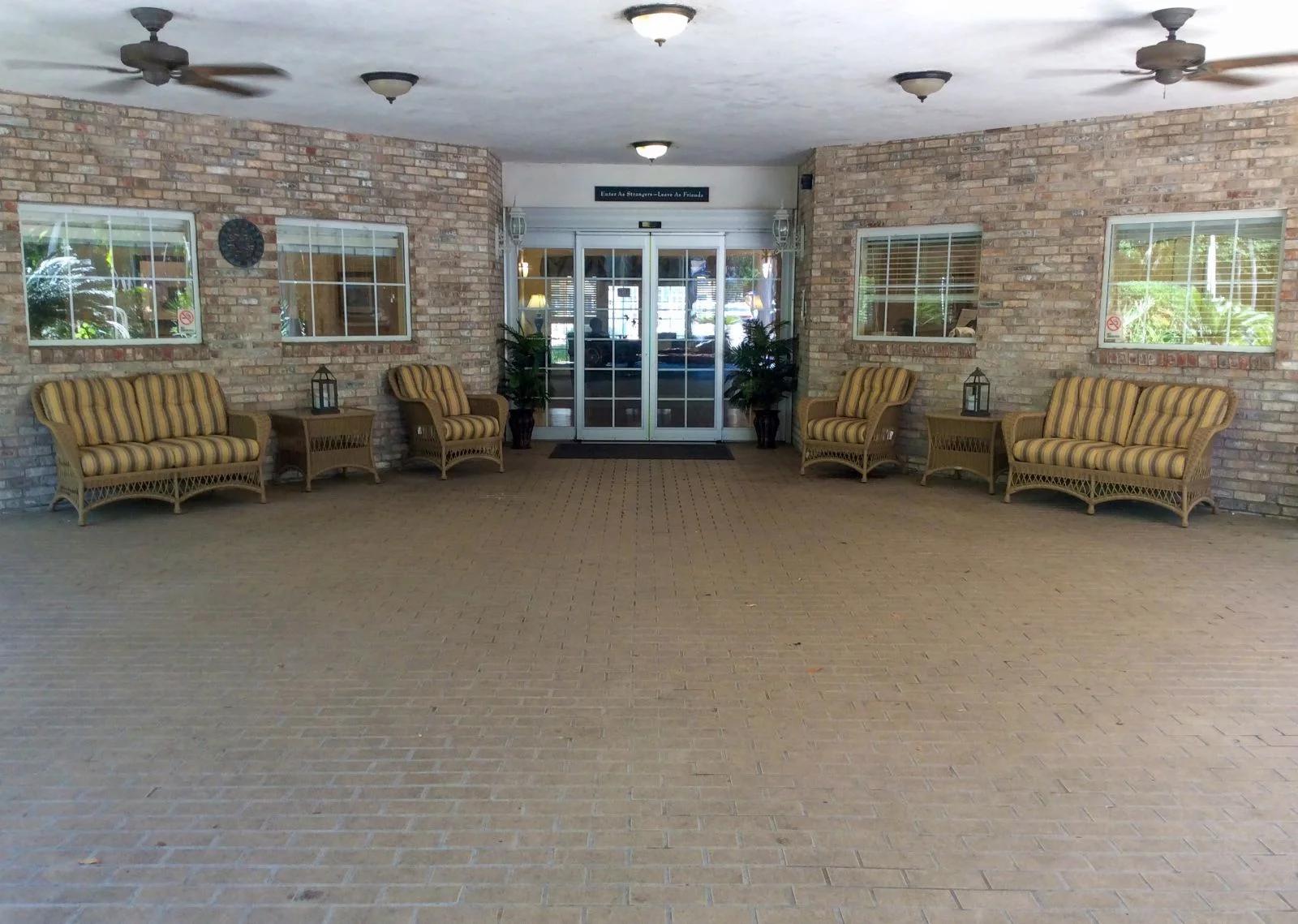 Charter Senior Living of Gainesville, Florida, front entrance