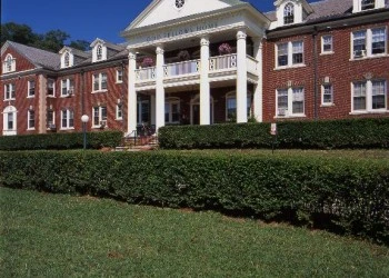 Image of Presidential Oaks (1)