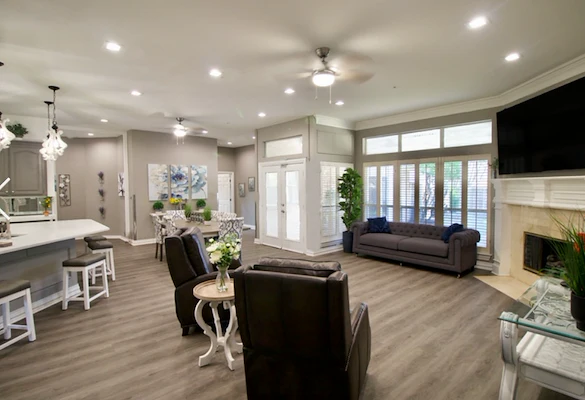 Image of Silver Leaf Chalfont (3)