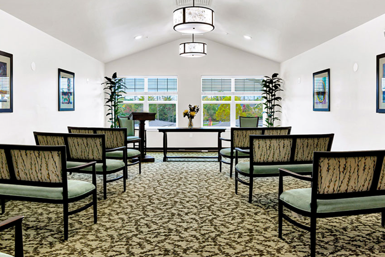 Marlton Gardens Gracious Retirement Living Hawthorn Senior Independent Living in Marlton, New Jersey gathering room