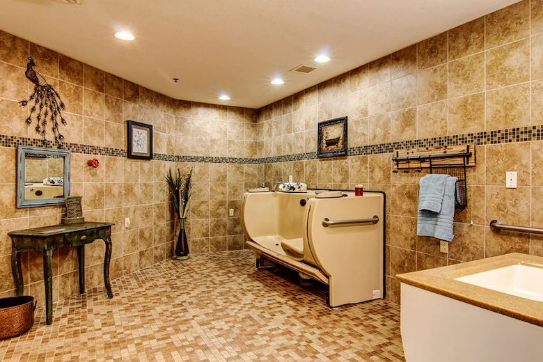 Image of Heisinger Bluffs Rehab and Health Center (9)
