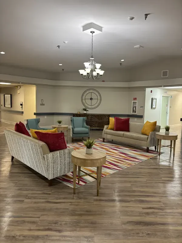 Image of AVIVA Glendale (2)