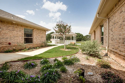 Image of Avalon Memory Care - Garland, TX (10)