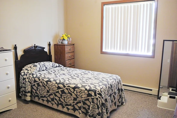 Image of Lincoln Apartments I and II (4)