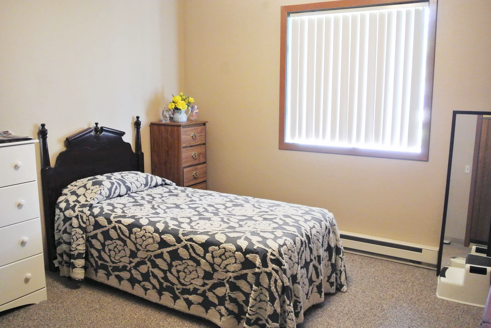 Image of Lincoln Apartments I and II (4)