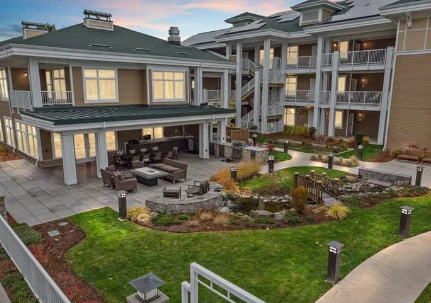 Image of Cascade Manor (1)