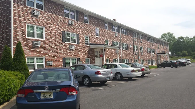 Image of Bridgetowne Arms Apartments (2)