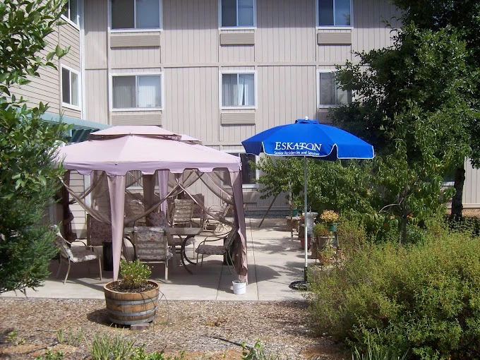 Image of Eskaton Lincoln Manor (4)