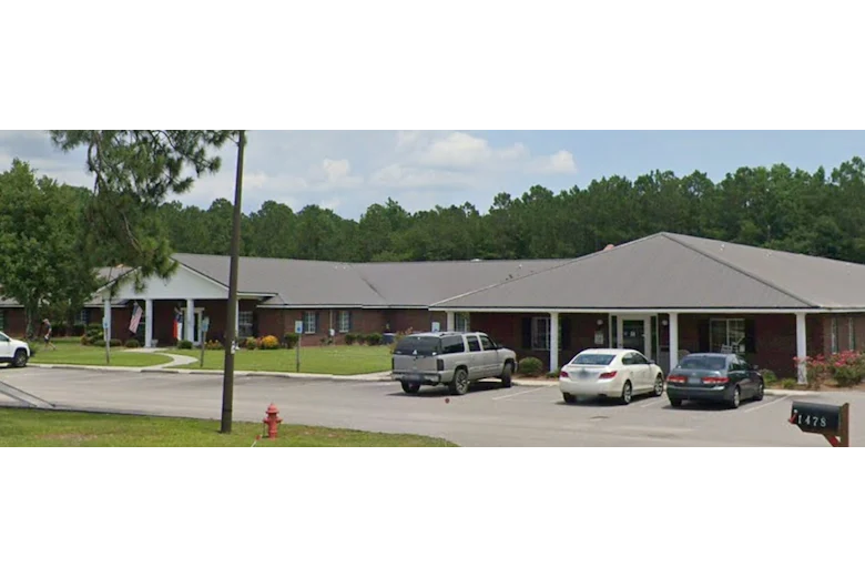 Only 6 minutes from Downtown Wilmington and 20 minutes from Southport