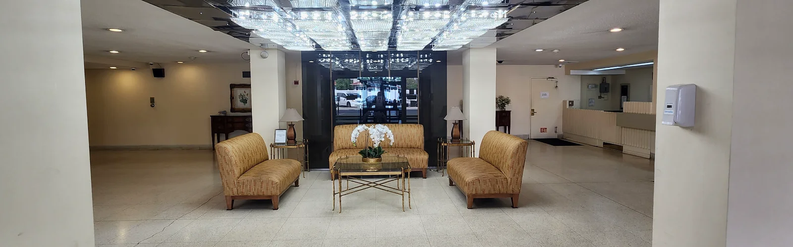 Image of Nautilus Hotel (5)