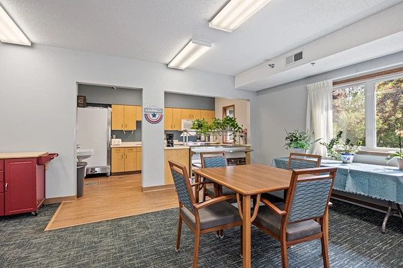 Image of Lakeland Shores Apartments (4)