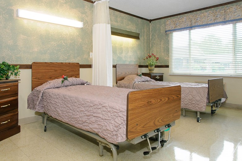 Image of Life Care Center Of Kansas City (9)
