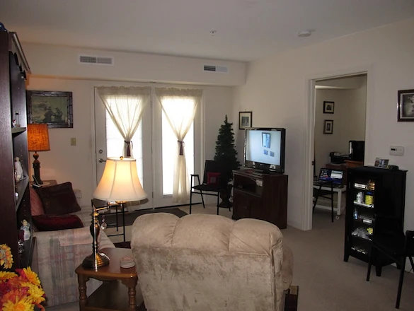 Image of Crestmount Square Senior Apartments (8)