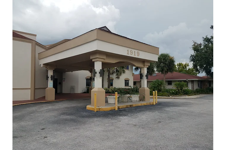 Image of Lakeland Nursing and Rehab Center (8)