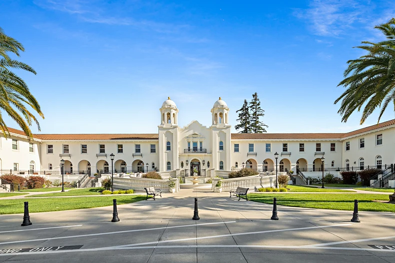 Image of Saratoga Retirement Community (1)