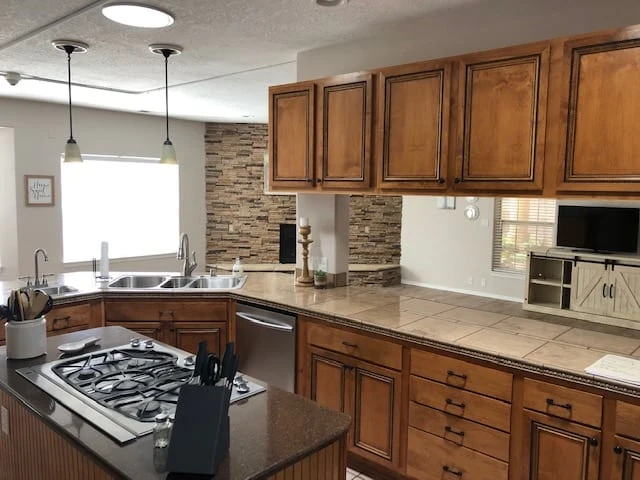 Image of Cottonwood Home (2)