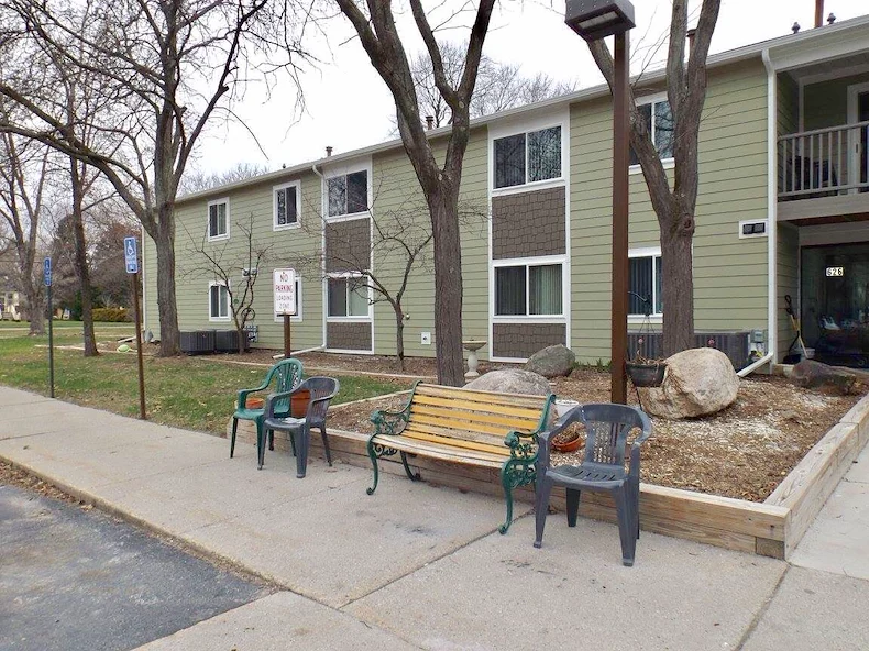Image of Mill Pond Manor Apartments (10)
