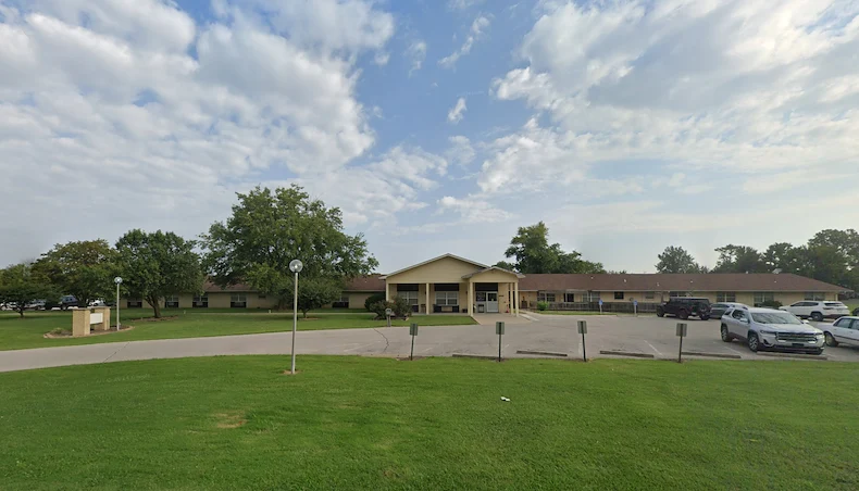 Image of Medicalodges Iola (1)