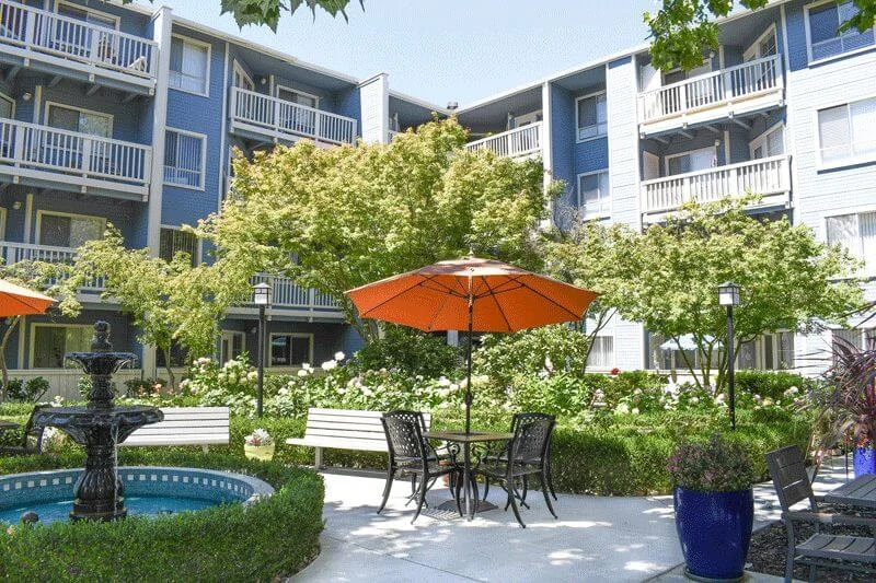 Image of Carlton Concord (2)