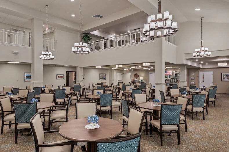 Hessler Heights Gracious Retirement Living Hawthorn Senior Independent Living in Leesburg, Virginia dining room