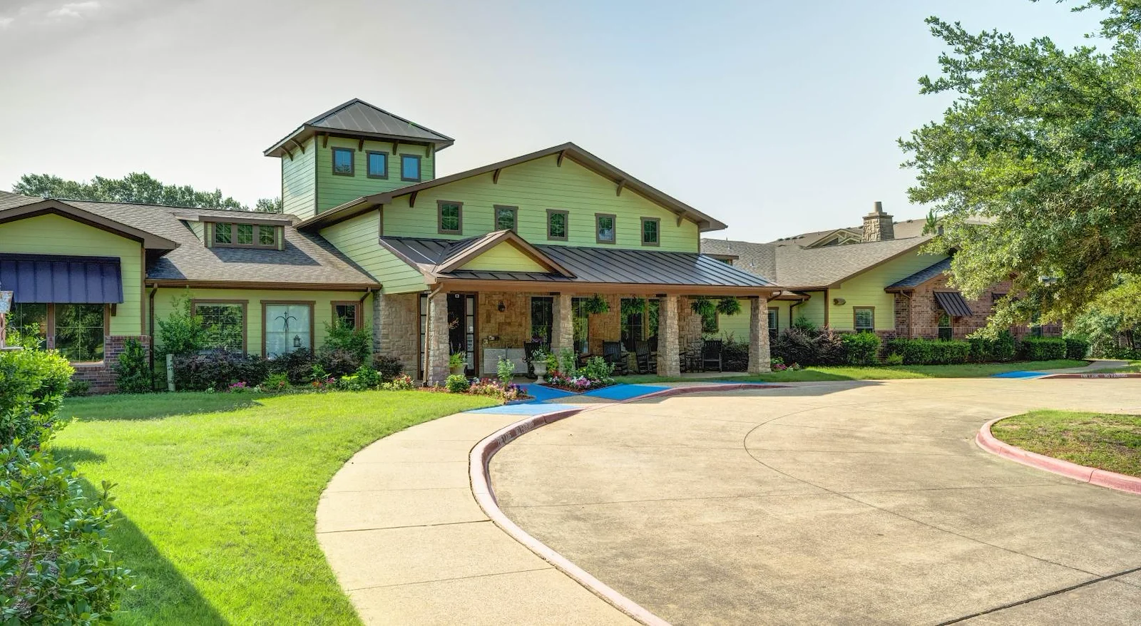 Image of Azalea Trails Senior Living (1)