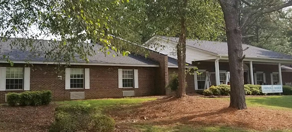 Image of Lawndale Manor (1)