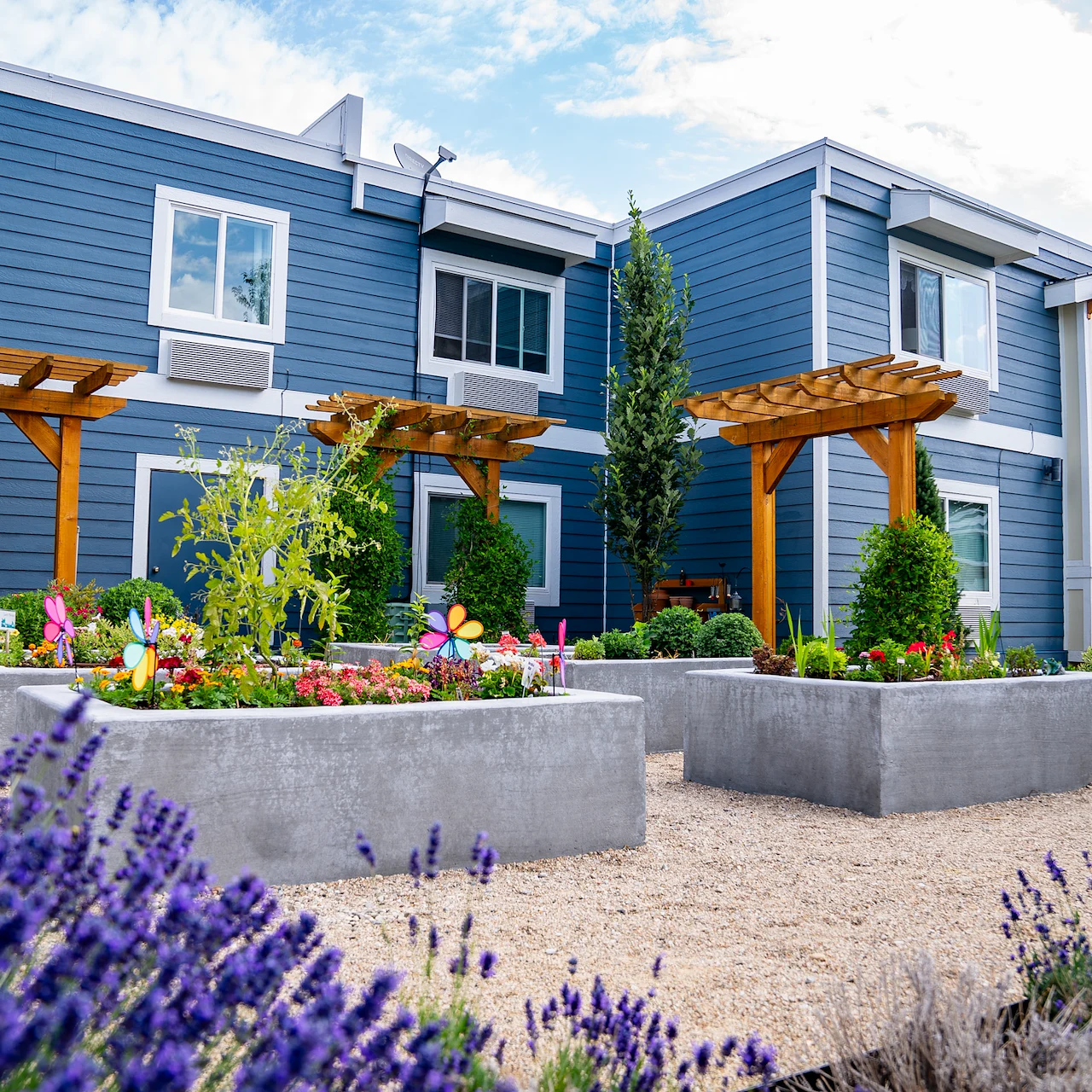 Heatherwood Senior Living outdoor space