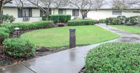 Image of The Oaks At Lakewood (2)