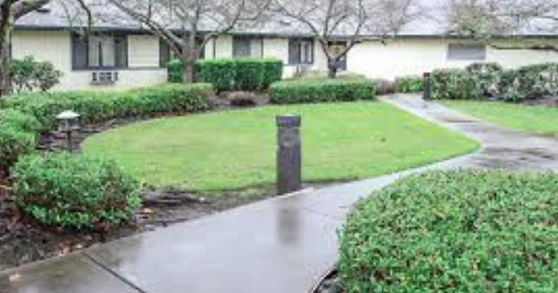 Image of The Oaks At Lakewood (2)