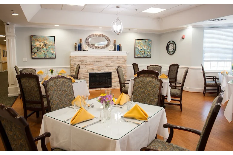 Image of Commonwealth Senior Living at Georgian Manor (3)