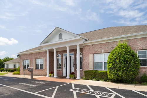 Image of Carriage House Inn (1)