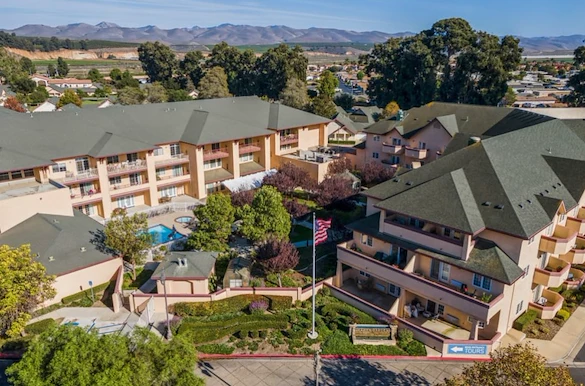 Image of Merrill Gardens at Santa Maria (1)