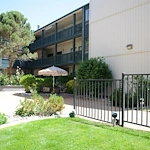 Image of Lakeside Manor (2)