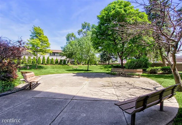 Image of Hazelcrest Place Apartments & Townhomes (4)