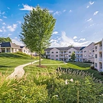 Image of Holiday Maple Suites (2)