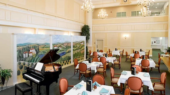 Image of Holiday Maplewood Place (3)