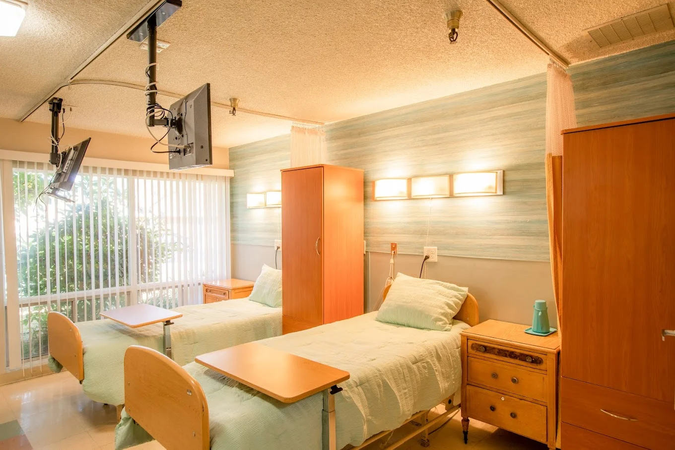 Image of Long Beach Healthcare Center (3)