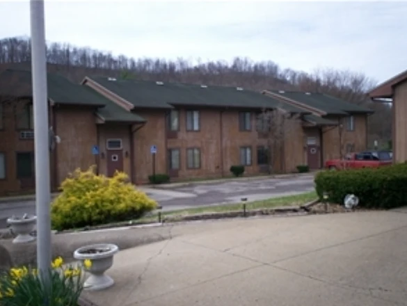 Image of Weston Commons Apartements (1)