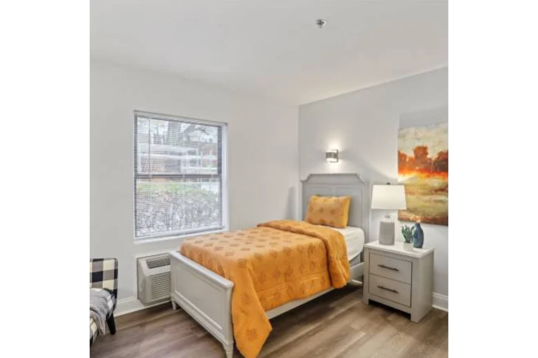 Image of Enrich at 519 (5)