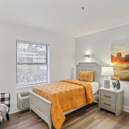 Image of Enrich at 519 (5)