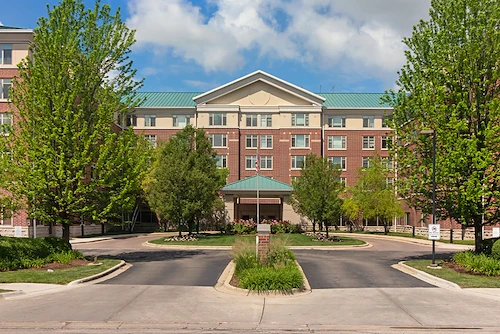 Image of Brookdale Glen Ellyn (1)