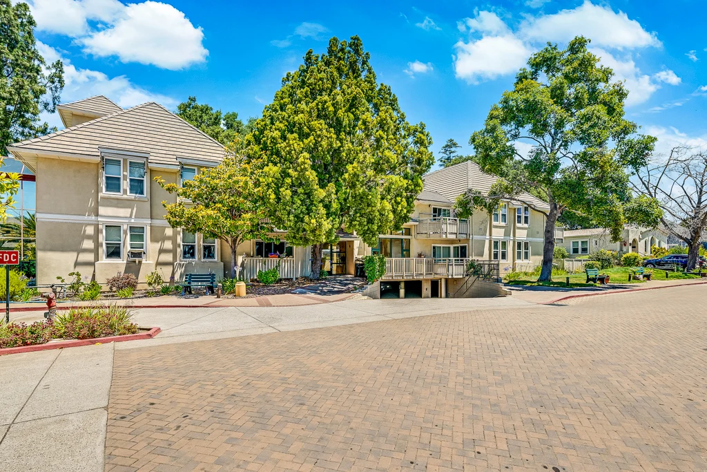 Image of Oakland Heights Senior Living (1)