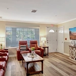 Image of Valencia at 19th Pl. #2 (2)