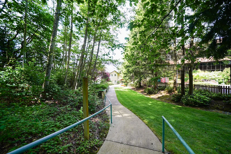 Image of Overlake Terrace (2)