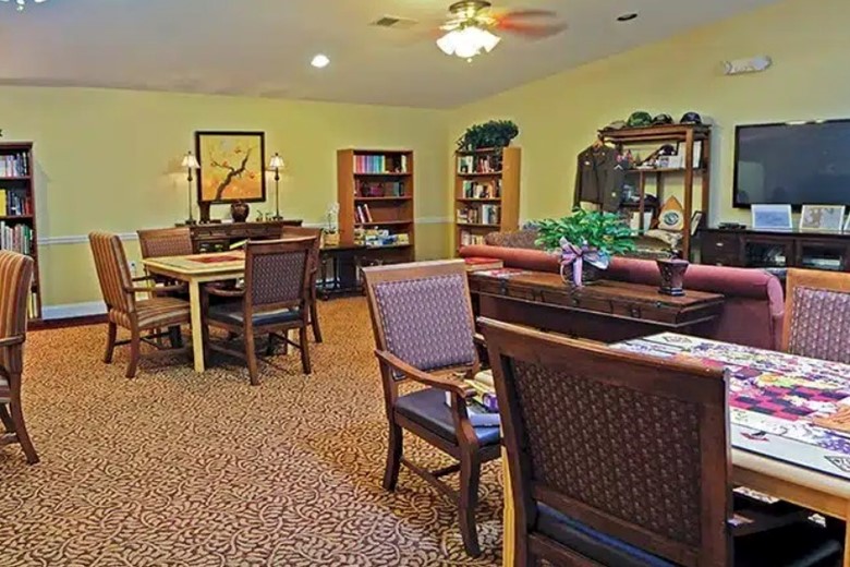 Image of Chapters Living of Canton (5)