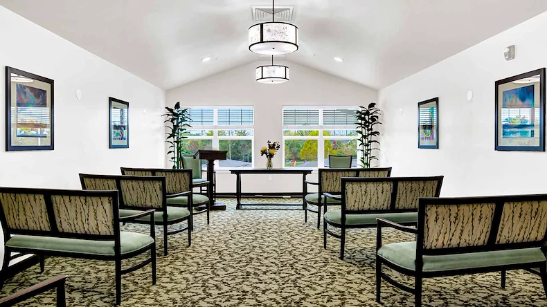 Williams Place Gracious Retirement Living Hawthorn Senior Independent Living in Davidson, North Carolina gathering room